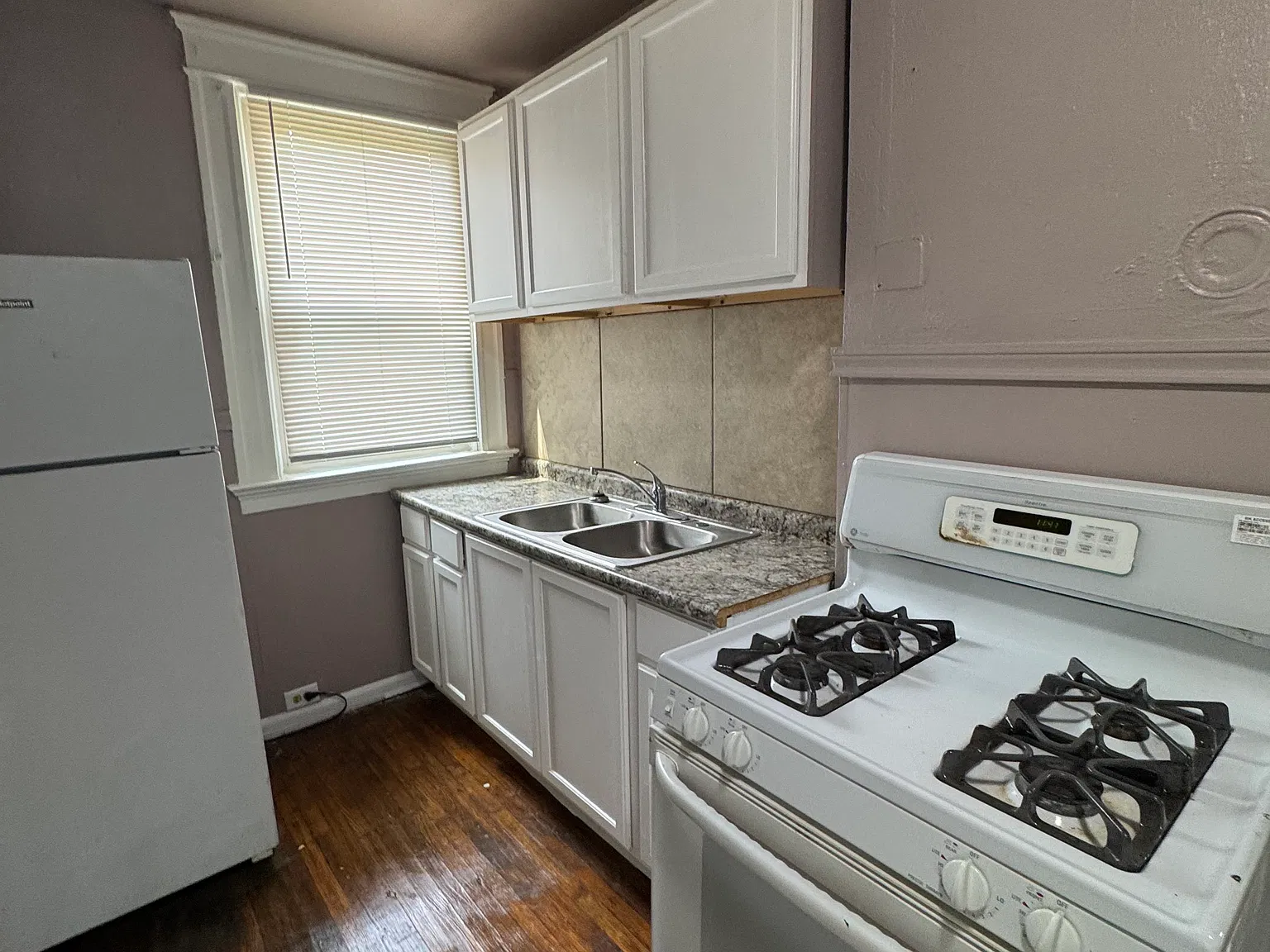2 bed, 752 sqft, $1,300 — Photo 2