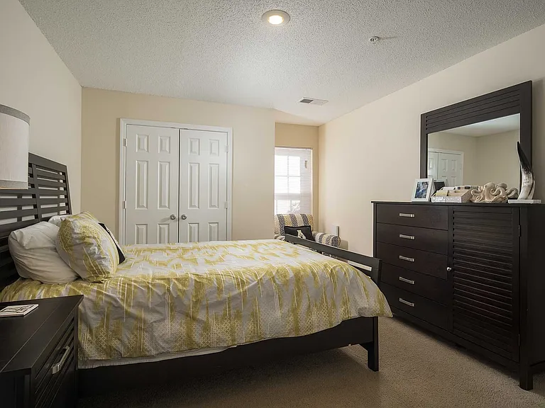Mountaineer Village - 16e