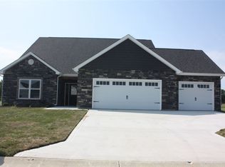 1728 Foxhaven Dr, Kokomo, IN 46902