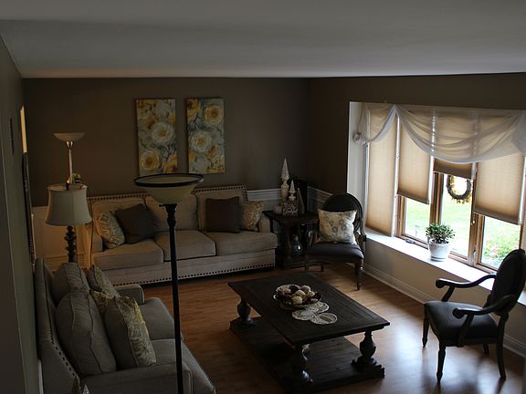 3rd image of 7849 167th St