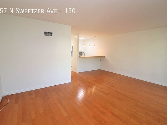 5th image of 957 N Sweetzer Ave #130
