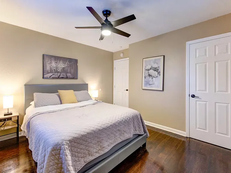6827 Peerless St #4 — Photo 14