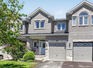 1621 Westhall Way, Ottawa, ON K2M0G7