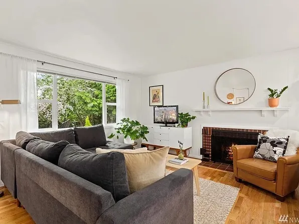 9702 226th Pl SW, Edmonds, WA 98020