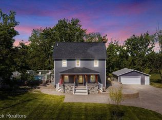 8360 Parker Rd, Saline, MI 48176
