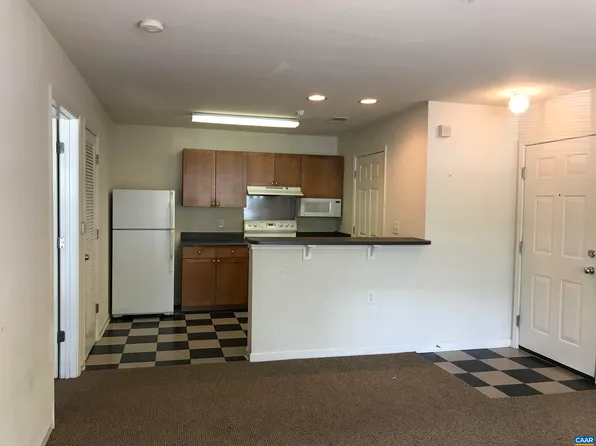 137 Yellowstone Dr APT 105, Charlottesville, VA 22903