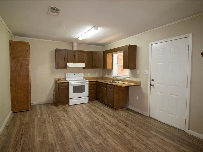 20 White Oak Dr #A — Photo 8