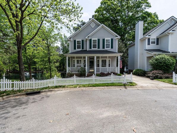 207 Reedhaven Dr, Cary, NC 27513