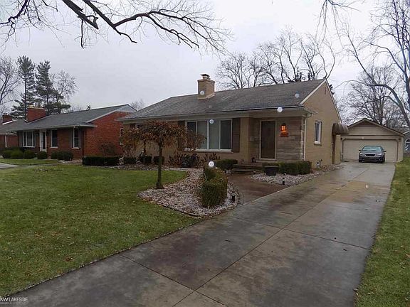 2nd image of 16961 Locherbie Ave