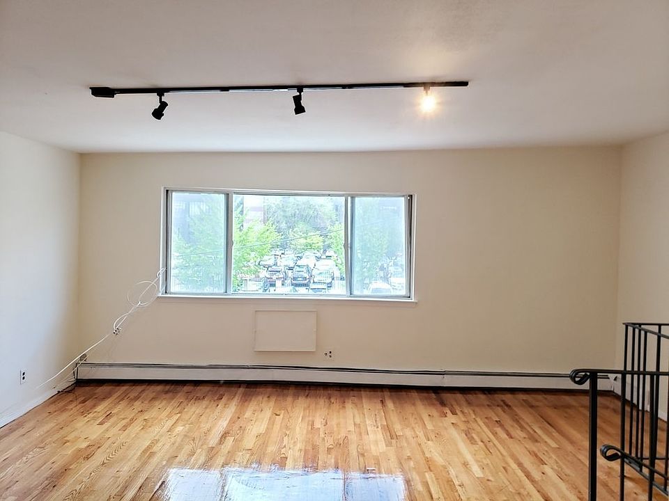 1st image of 178 Throop Ave #B