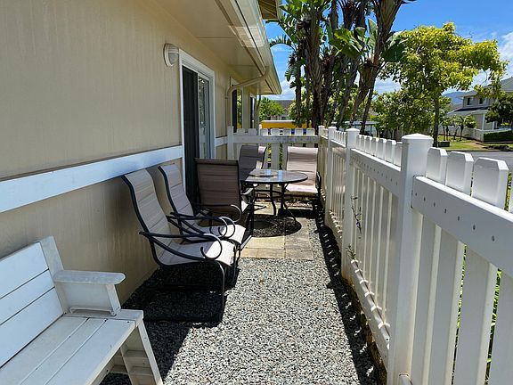 Sitting area outside living room