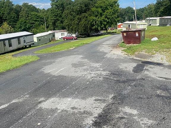 3rd image of 3505 Minerva Ln