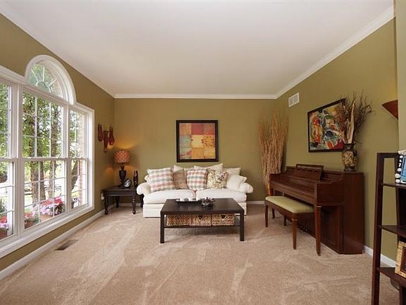 4th image of 5723 Buckingham Ln
