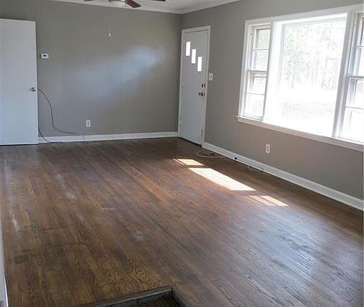 3rd image of 1806 Clearwater Dr SE