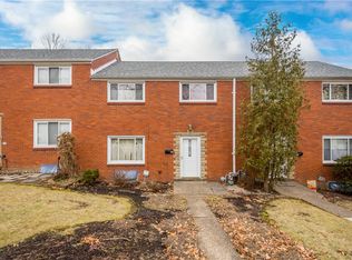 209 Macassar Dr, Pittsburgh, PA