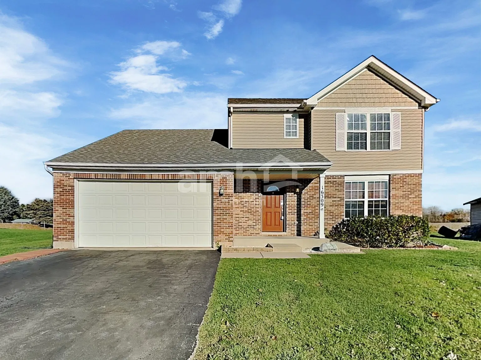 3 bed, 2.5 bath, 2117 sqft, $3,155 — Photo 1