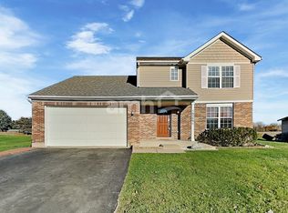 16309 Siegel Dr, Crest Hill, IL 60403