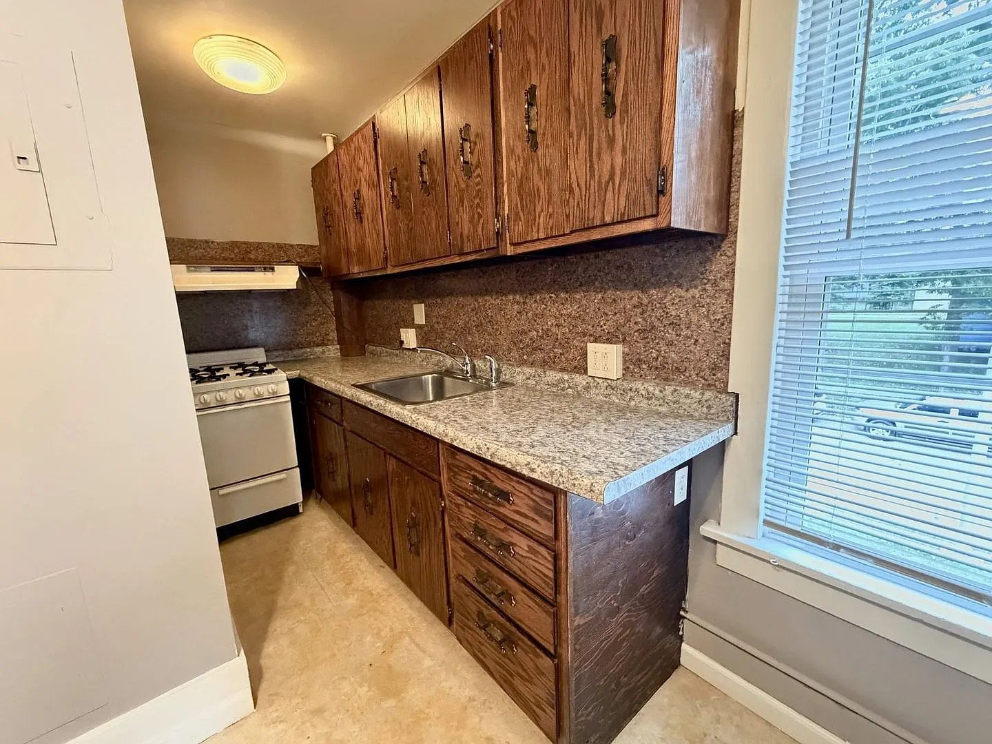 301 W Eureka St — Photo 3