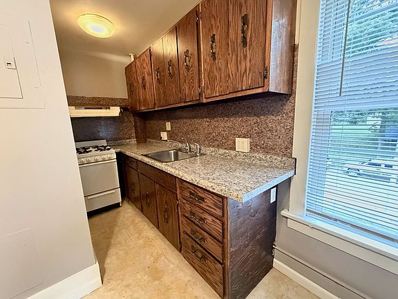 3rd image of 301 W Eureka St #4