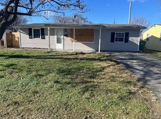 223 Saint John Dr, Cahokia, IL 62206