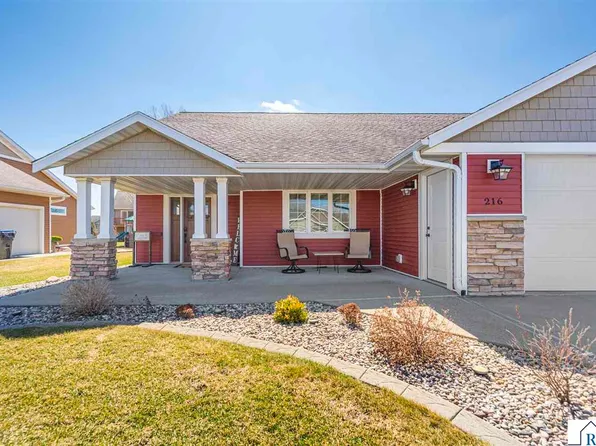 216 Pinehurst Dr, Mankato, MN 56001