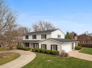 500 Meadow Wood Dr, Joliet, IL