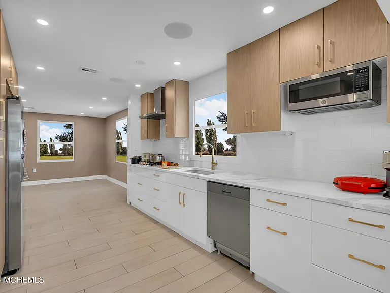 24 Johnston St — Photo 2