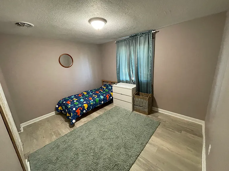 802 SW 15th St — Photo 10