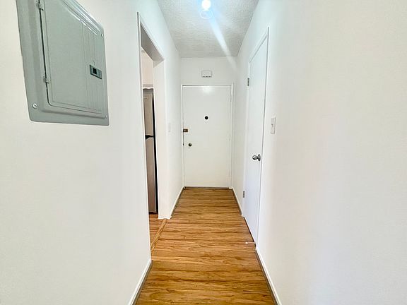 4th image of 1445 N Fairfax Ave APT 204