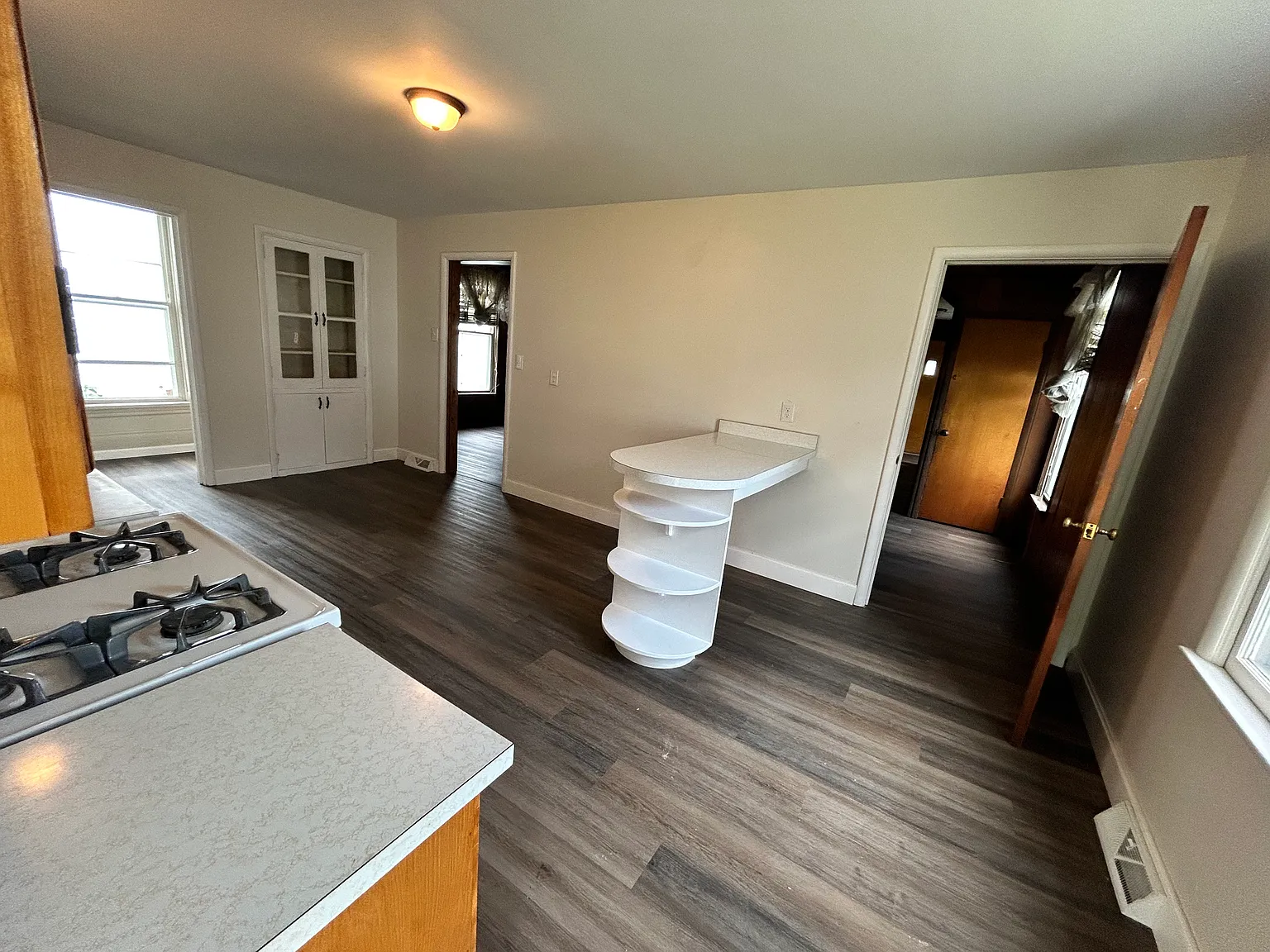 5 bed, 2189 sqft, $1,545 — Photo 3