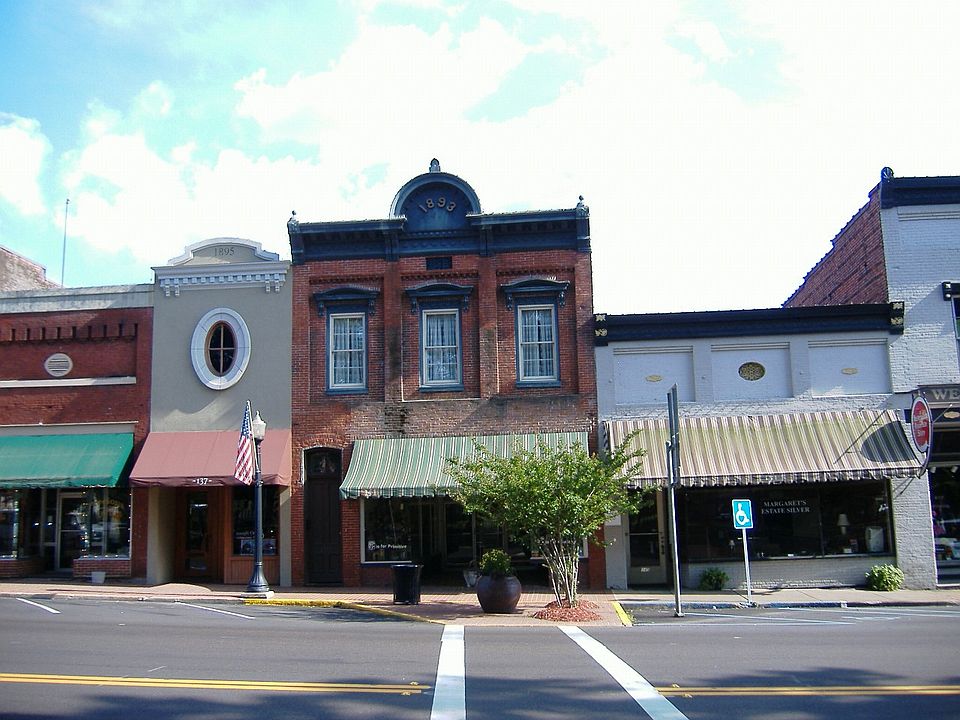 2nd image of 141 West Peace Street