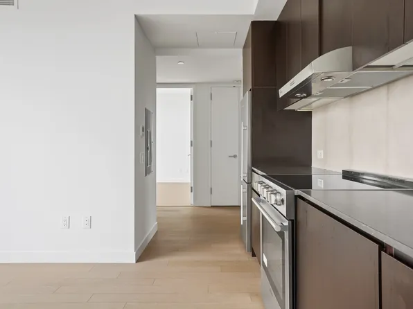 310 Livingston Street image 5 of 8