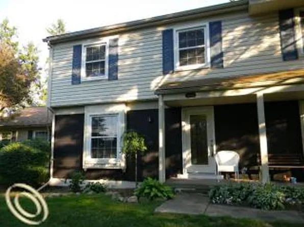 2144 Park Place Dr #1, Walled Lake, MI 48390