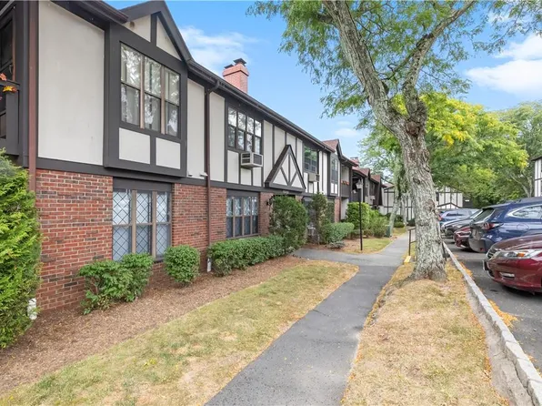 717 Sierra Vista Lane, Valley Cottage, NY 10989