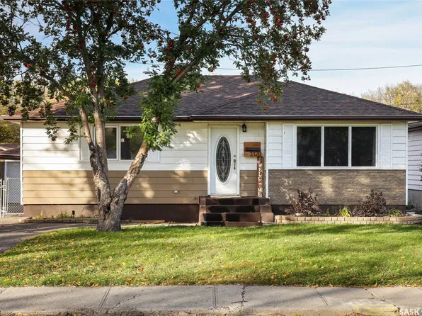 3320 PERRY Avenue, Regina, SK S4R 3H8
