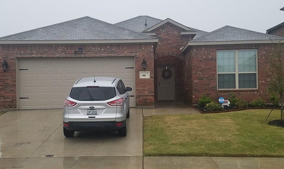 1st image of 308 Emerald Creek Dr