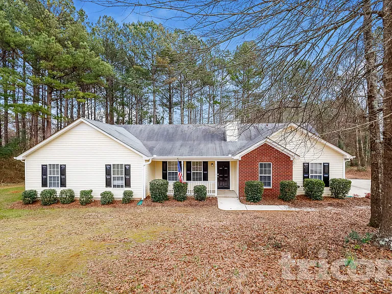 1410 Ericas Pointe Dr — Photo 1