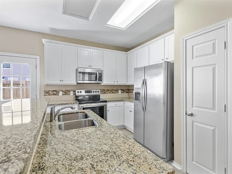 25211 Bentley Glen Ln — Photo 9