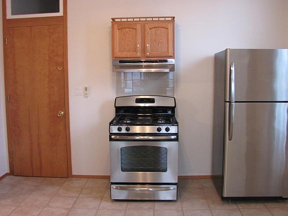4th image of 1343 W Grand Ave