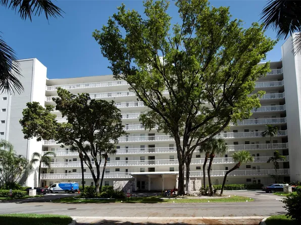 2555 NE 11th Street #902, Fort Lauderdale, FL 33304