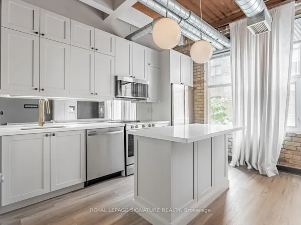 955 Queen St W #421, Toronto, ON M6J 3X5