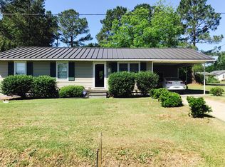123 Oakland Blvd, Clinton, NC 28328