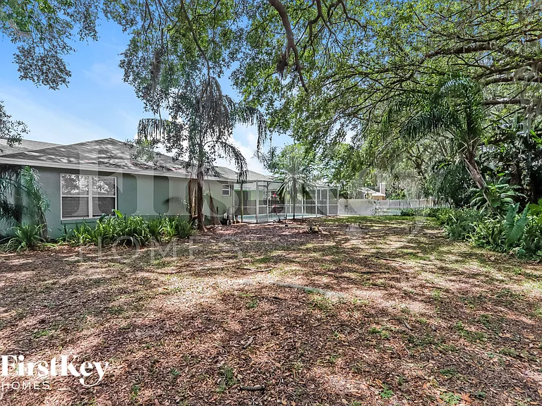 1411 Banbury Loop N — Photo 14