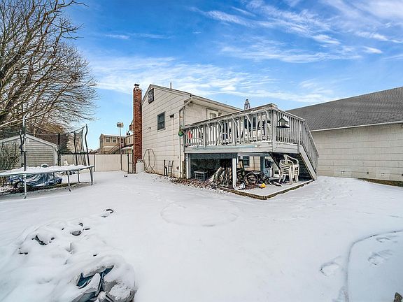 5th image of 215 Eastwood Avenue
