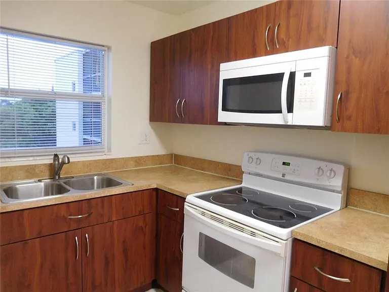 1425 Arthur St #414B — Photo 2