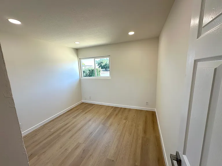 7777 Shannon Ave — Photo 4