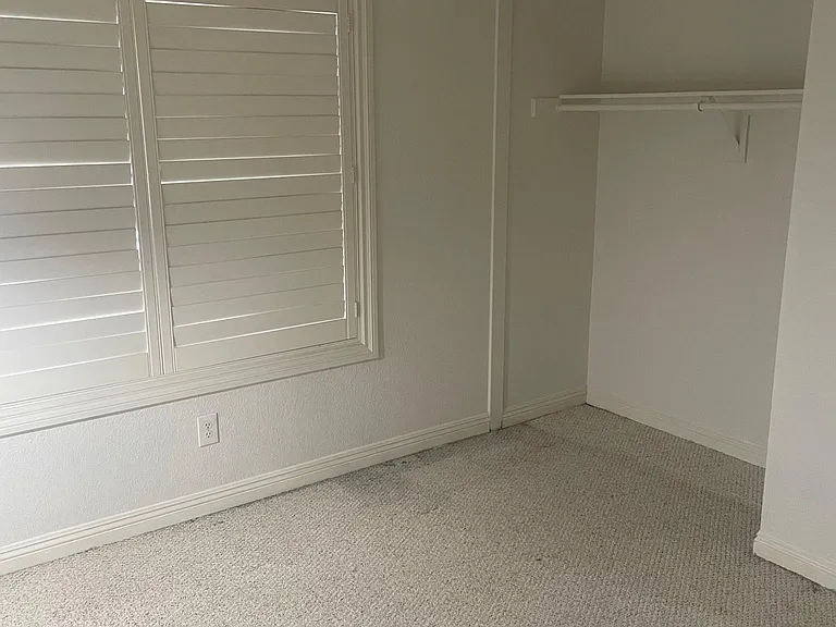 320 W Walnut St #30 — Photo 10