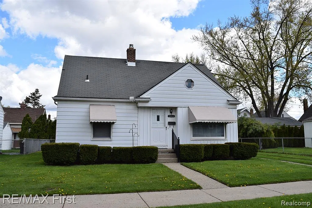 2 bed, 1100 sqft, $1,700 — Photo 1
