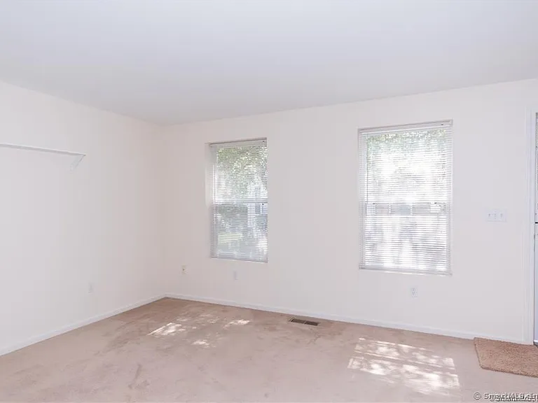 6 Larkspur Ln #6 — Photo 2