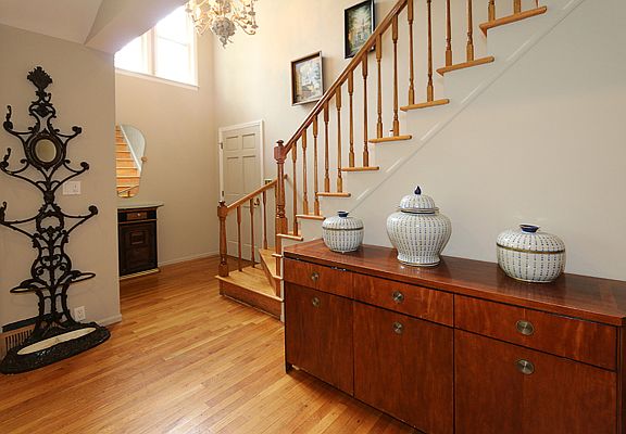 2nd image of 15 Oakdale Ln